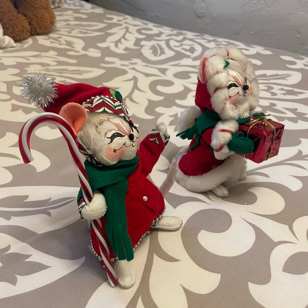 Annalee Pair of Vintage Holiday Cat Plush Ornaments in Red & White - Picture 3 of 3